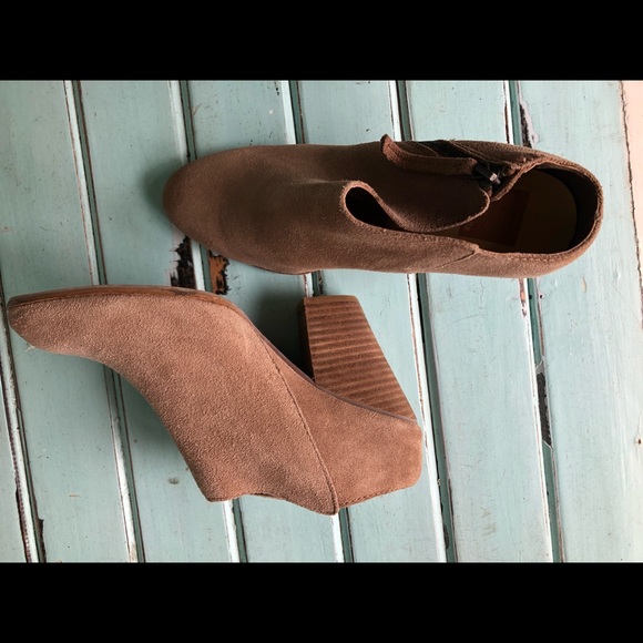 Slip on booties, never worn - Picture 4 of 4